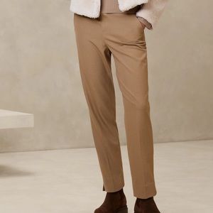 Banana Republic cropped tan pants